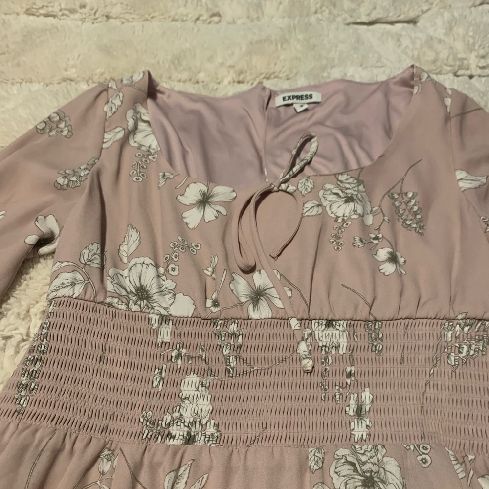 Scoop neck dress Floral. Elastic waist